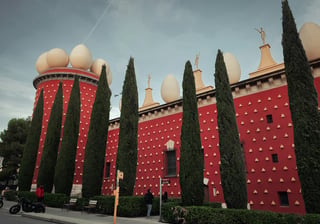 Figueres & the Dalí Museum: Day Trip from Barcelona