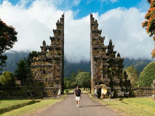 What to Wear in Bali: Temple Dress Code and Etiquette
