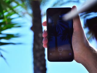Indonesia's Phone Registration Rule: Do Tourists Need It?