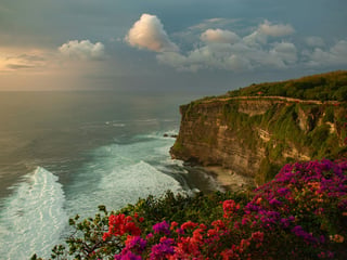 Uluwatu and the Bukit Peninsula: Cliffs, Surf and the Drive In