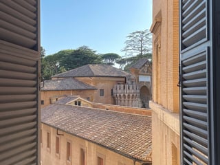 Renting an Apartment vs. a Hotel in Rome