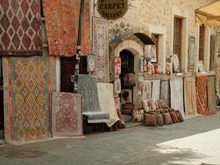 How to Buy a Turkish Rug Without Getting Scammed