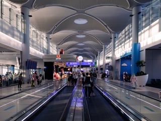 Turkish Airlines stopover and long Istanbul layovers: when you must collect your checked bags, and when it pays to