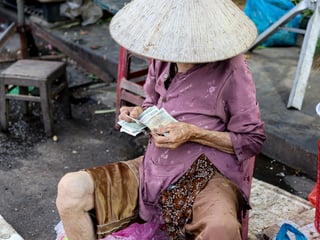 Vietnam Money and Costs for Americans