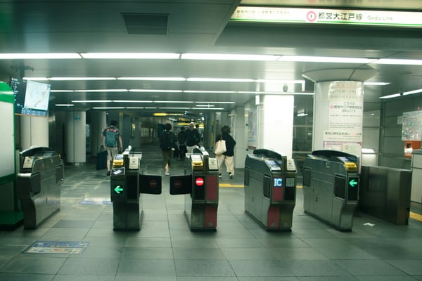 When Your IC Card Will Not Open the Gate: Fare Adjustment Explained