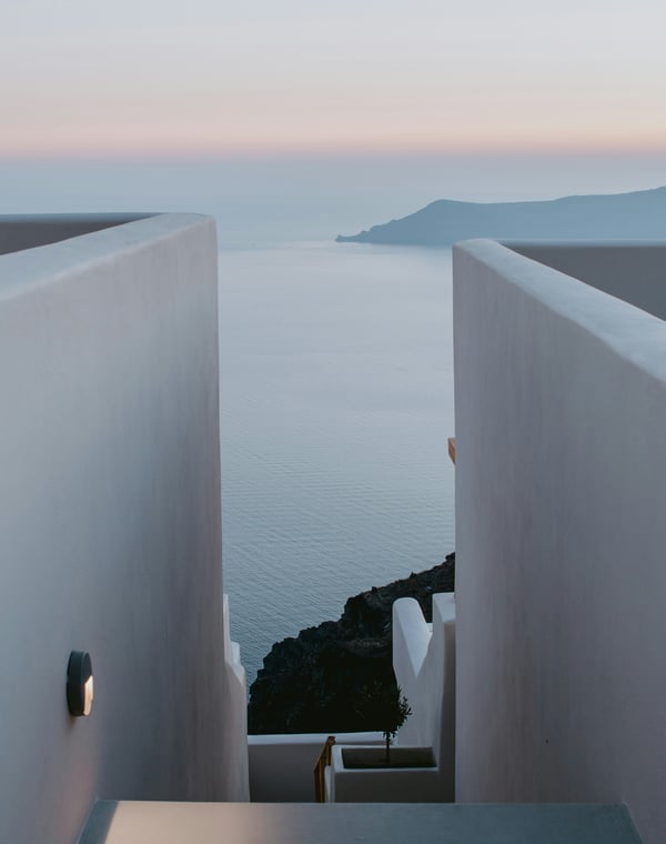 Santorini vs Mykonos: Which Should You Choose?