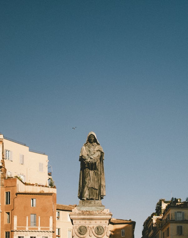 Campo de' Fiori: Market by Day, Buzz by Night