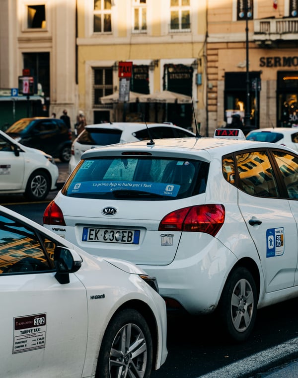 Taxis in Rome: Fares, Apps & Avoiding Overcharges