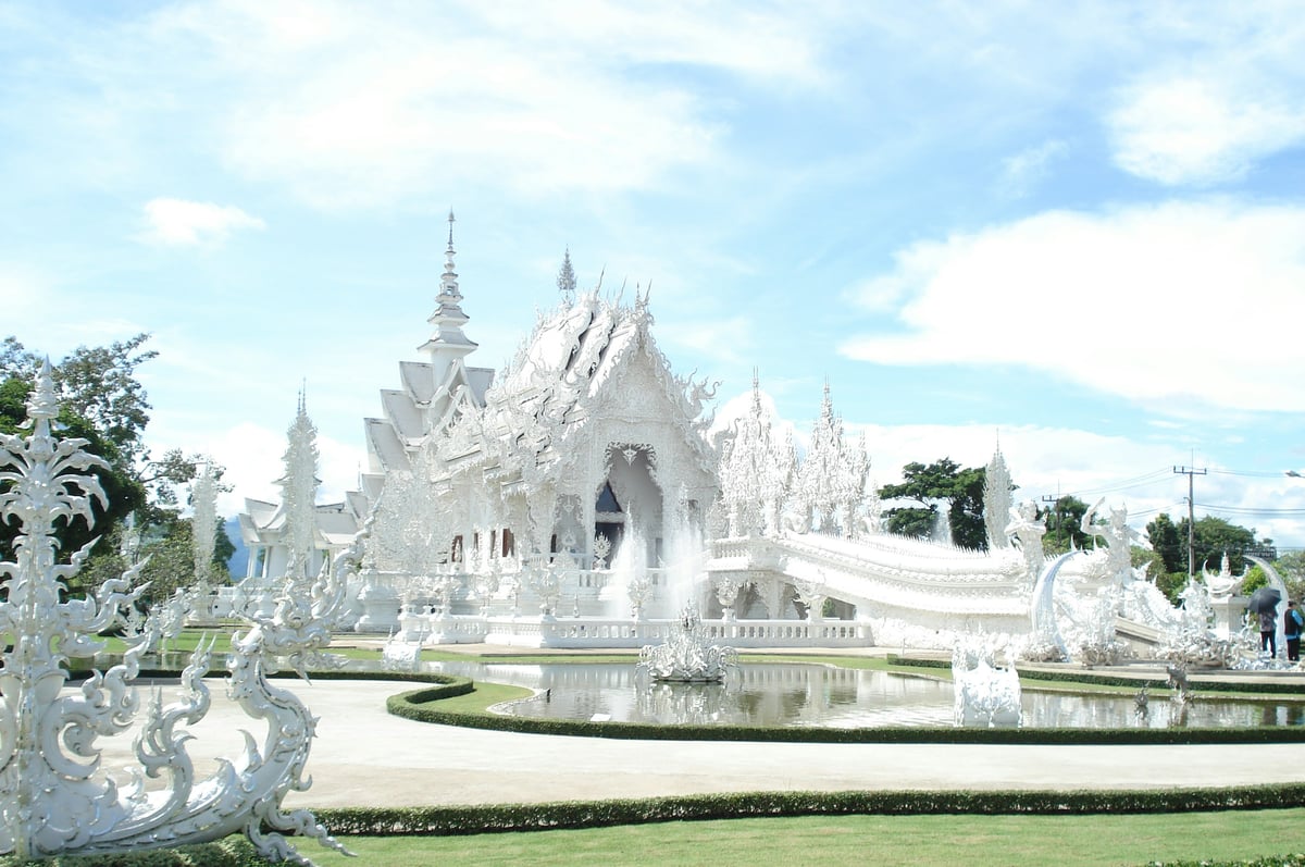 Chiang Rai's striking White Temple (Wat Rong Khun)