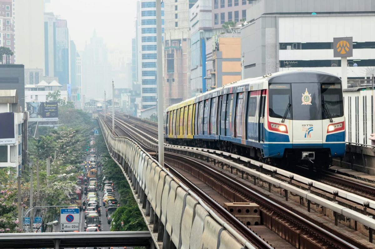 The BTS Skytrain gliding above Bangkok traffic
