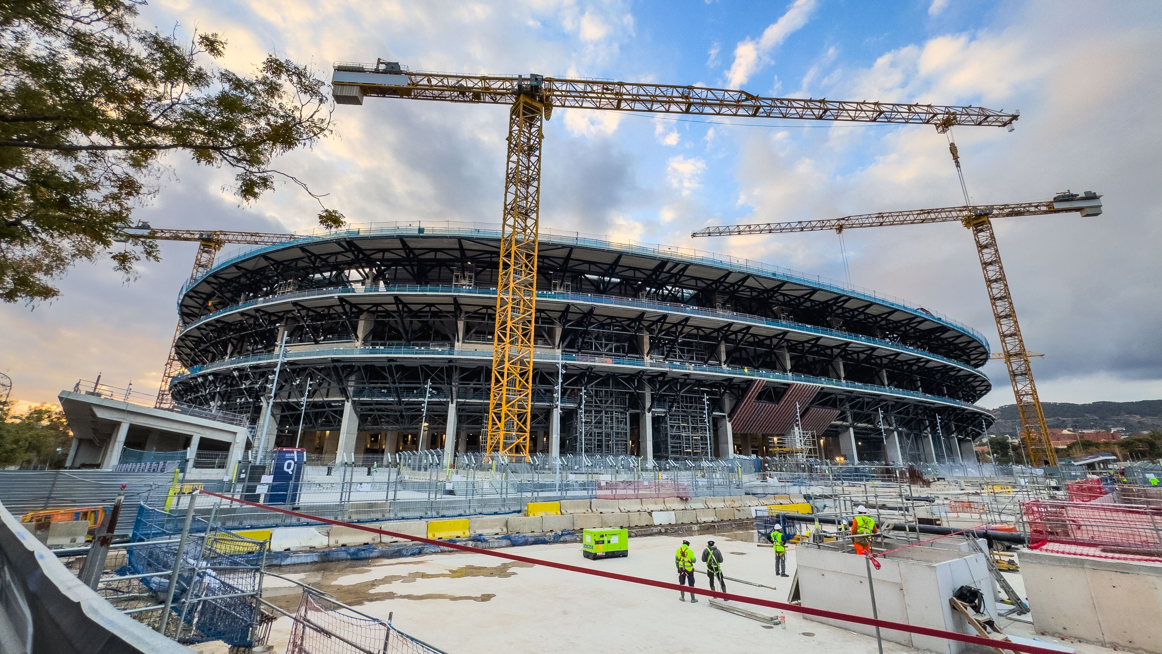 Spotify Camp Nou under renovation — cranes and the stadium structure, or the FC Barcelona museum